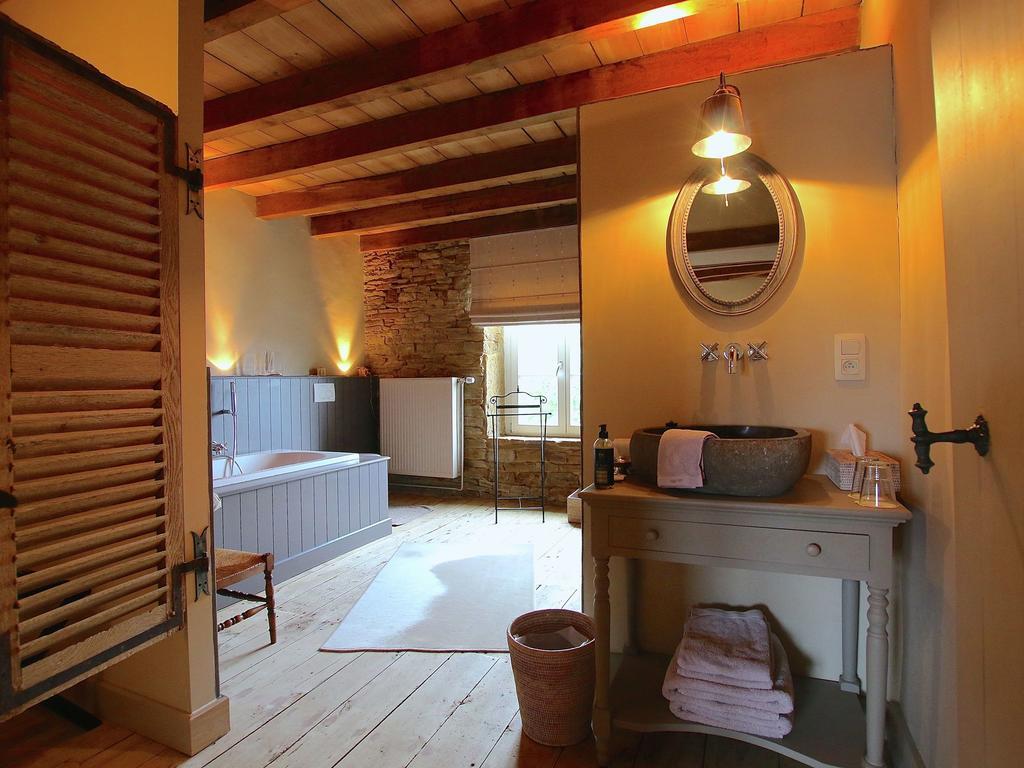Unique Holiday Home In Virton With Jacuzzi Latour Exterior foto